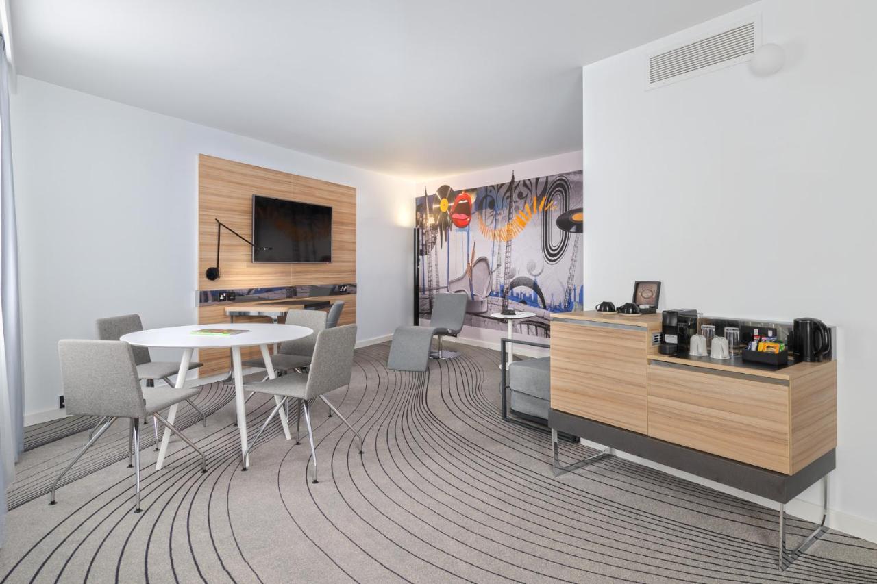 Novotel London Excel Екстериор снимка
