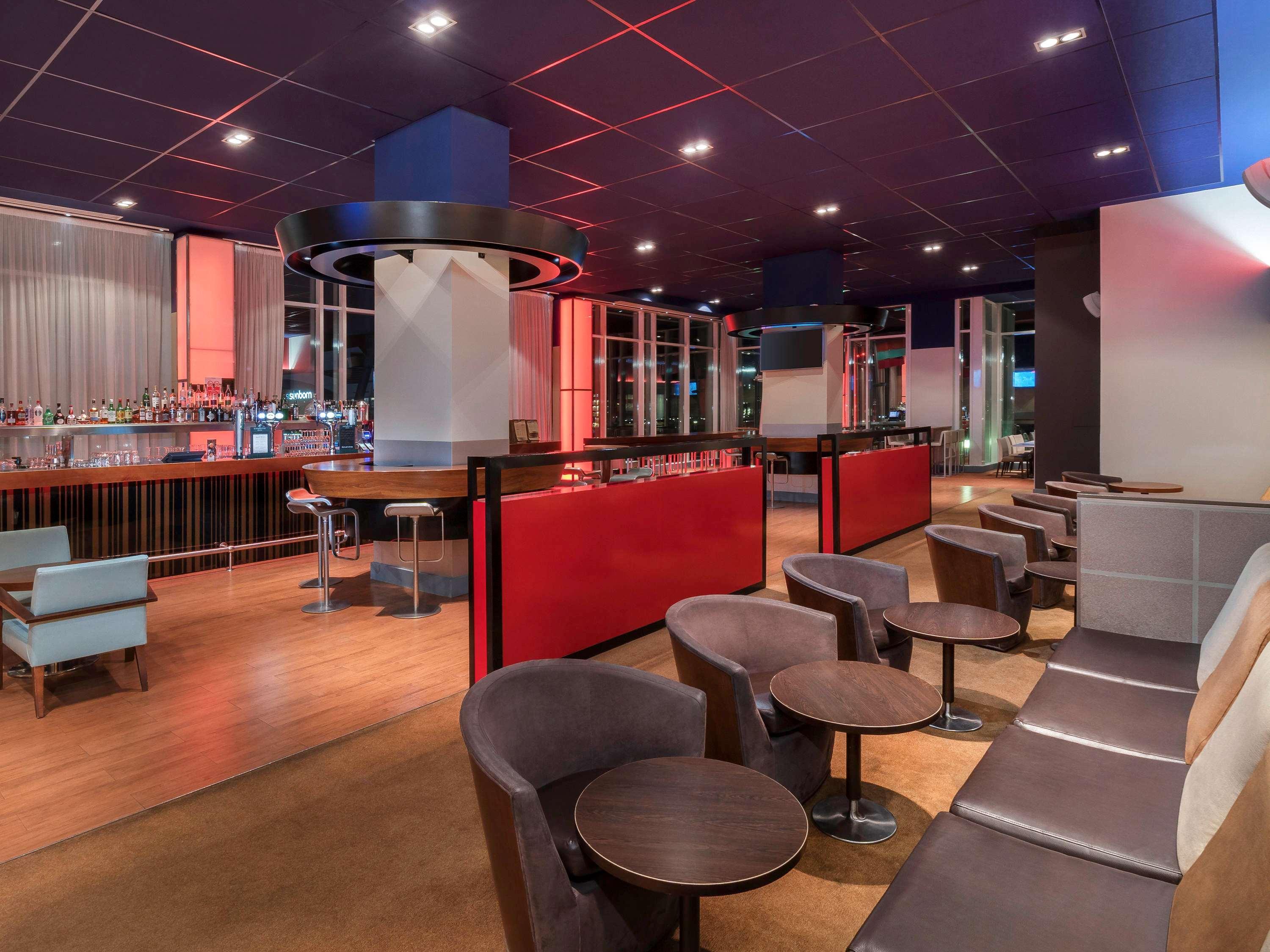 Novotel London Excel Екстериор снимка