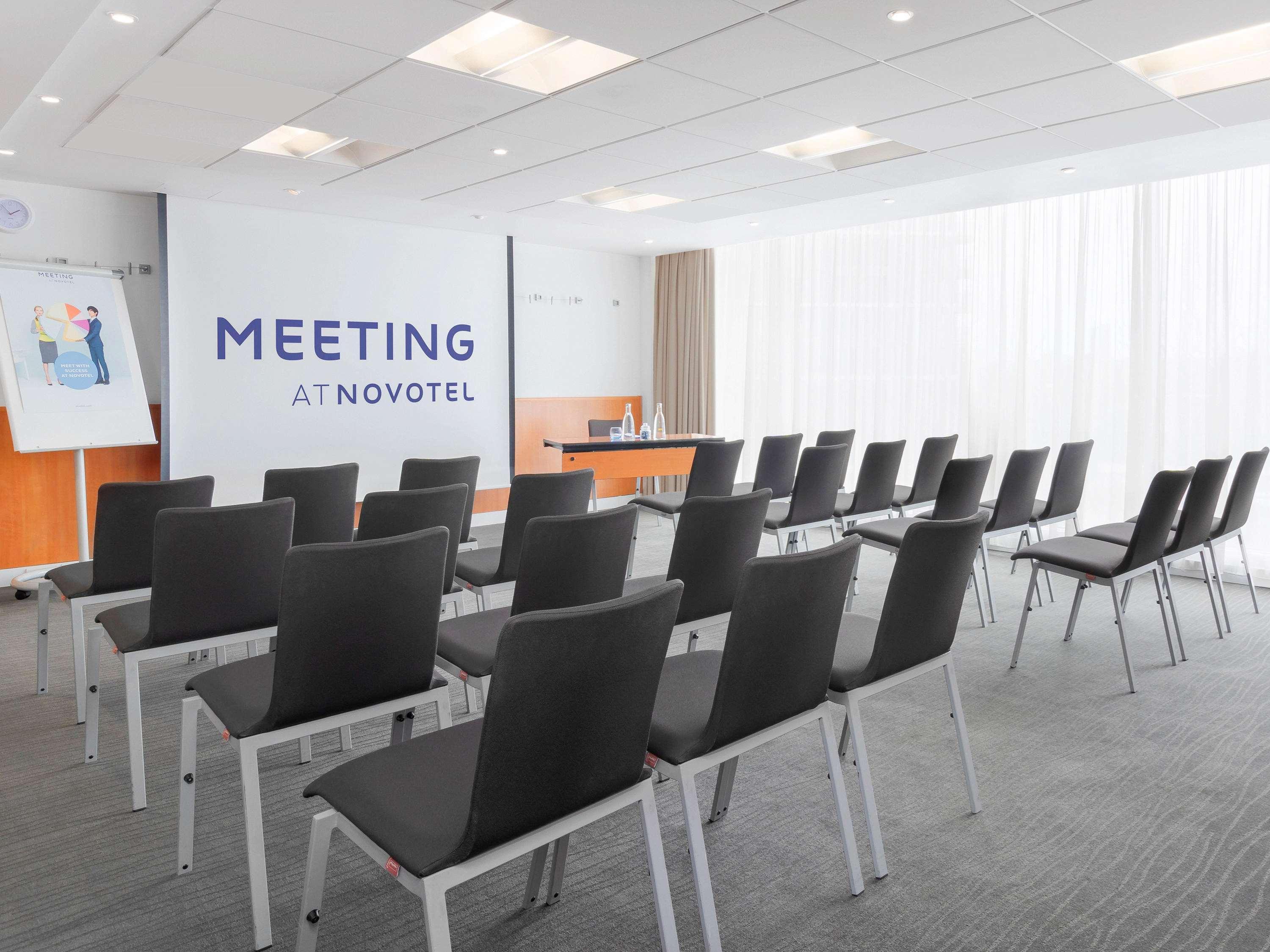 Novotel London Excel Екстериор снимка