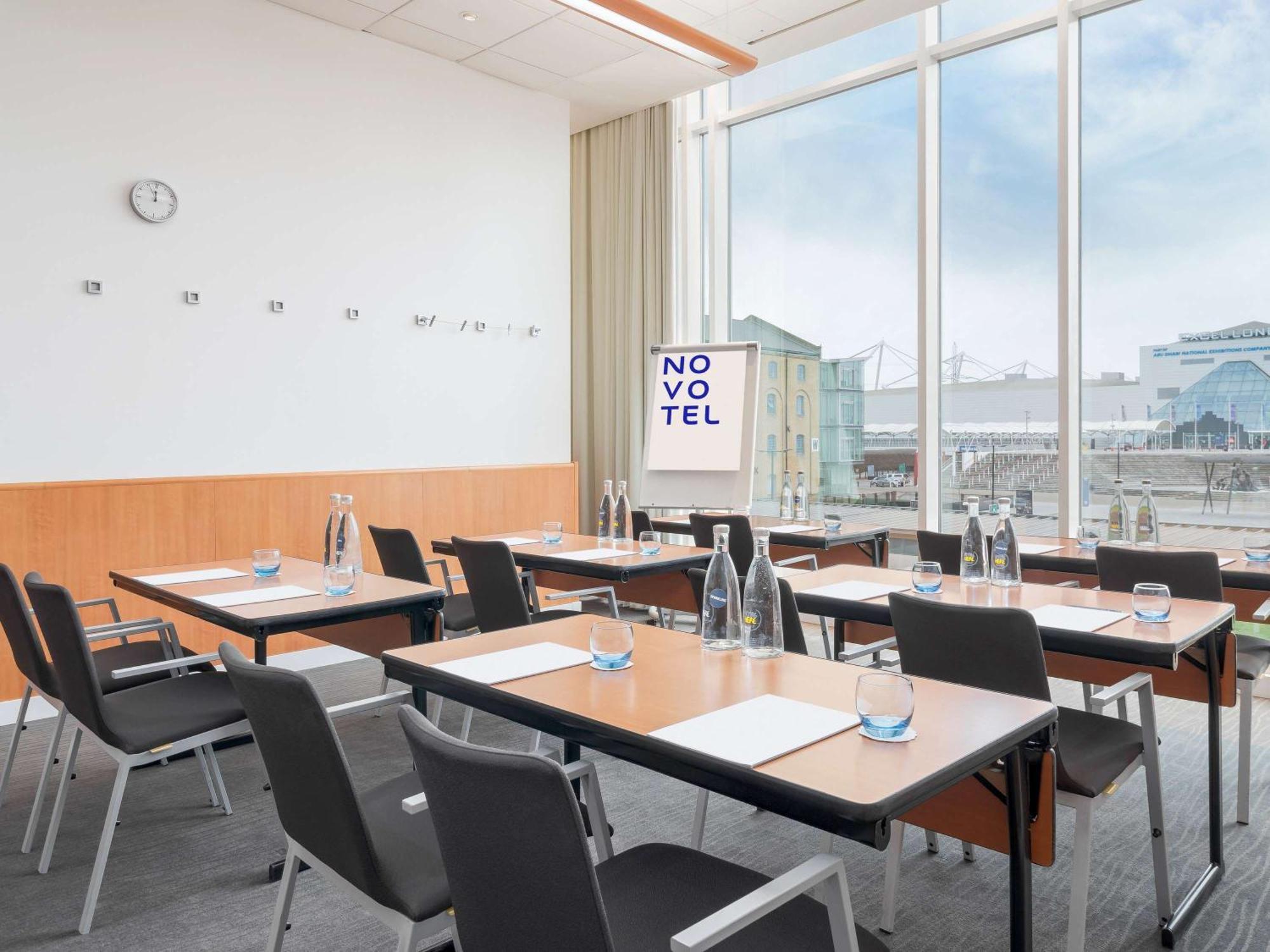 Novotel London Excel Екстериор снимка