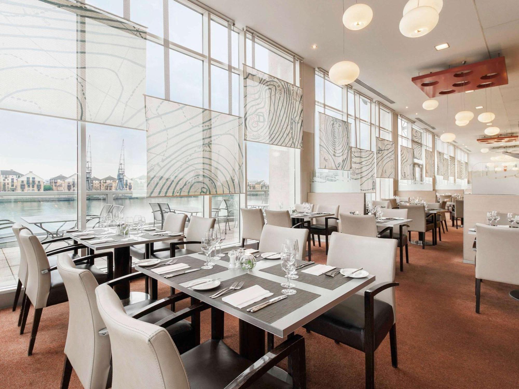 Novotel London Excel Екстериор снимка