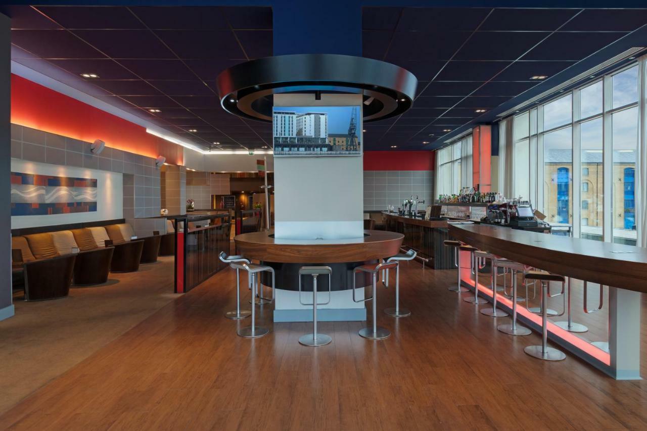 Novotel London Excel Екстериор снимка