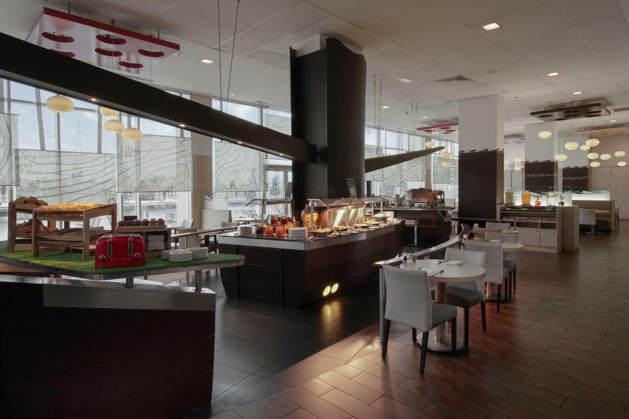 Novotel London Excel Екстериор снимка