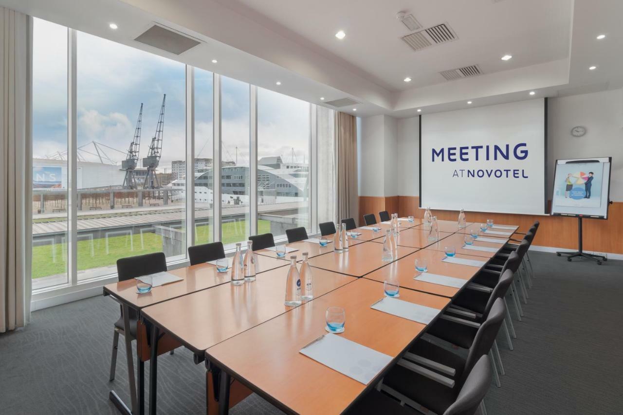Novotel London Excel Екстериор снимка