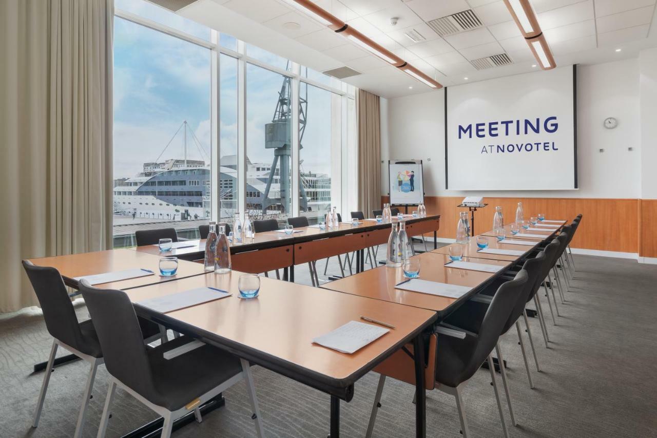 Novotel London Excel Екстериор снимка